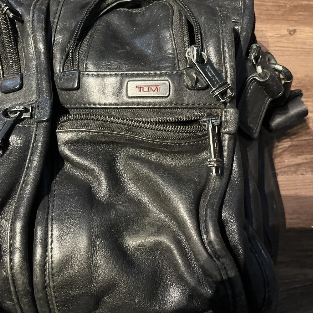 Tumi Alpha 96141DH2 Black Leather Briefcase Laptop Messenger Shoulder Bag Mens